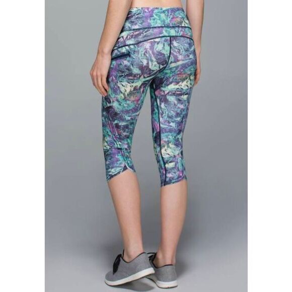 LULULEMON ATHLETICA Top Speed Crop in Iridescent Multi Size 6 - Picture 2 of 9